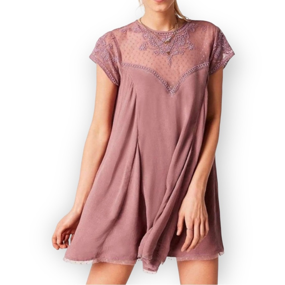 KIMCHI BLUE Pink Lace Flowy Mini Dress NWOT